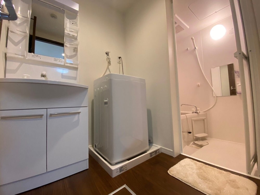 ダブルルーム 1ダブルベッド 1ダブルソファーベッド 禁煙 バスルーム1 | Base Hanegi Apartment
