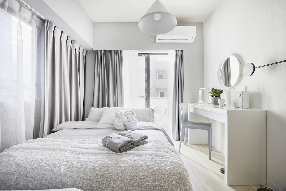 客室1 | P OIN T – Shinjuku Kabukicho Designer’s Apartment II 客室1 | P OIN T – Shinjuku Kabukicho Designer’s Apartment II