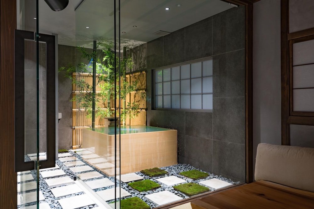 一棟貸し 専用スパ浴槽1 | 今昔荘 大阪 弁天町 - 光湯屋 -