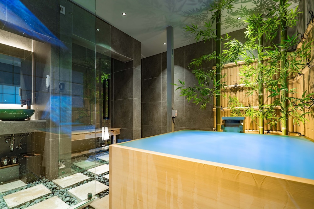 一棟貸し 専用スパ浴槽3 | 今昔荘 大阪 弁天町 - 光湯屋 -