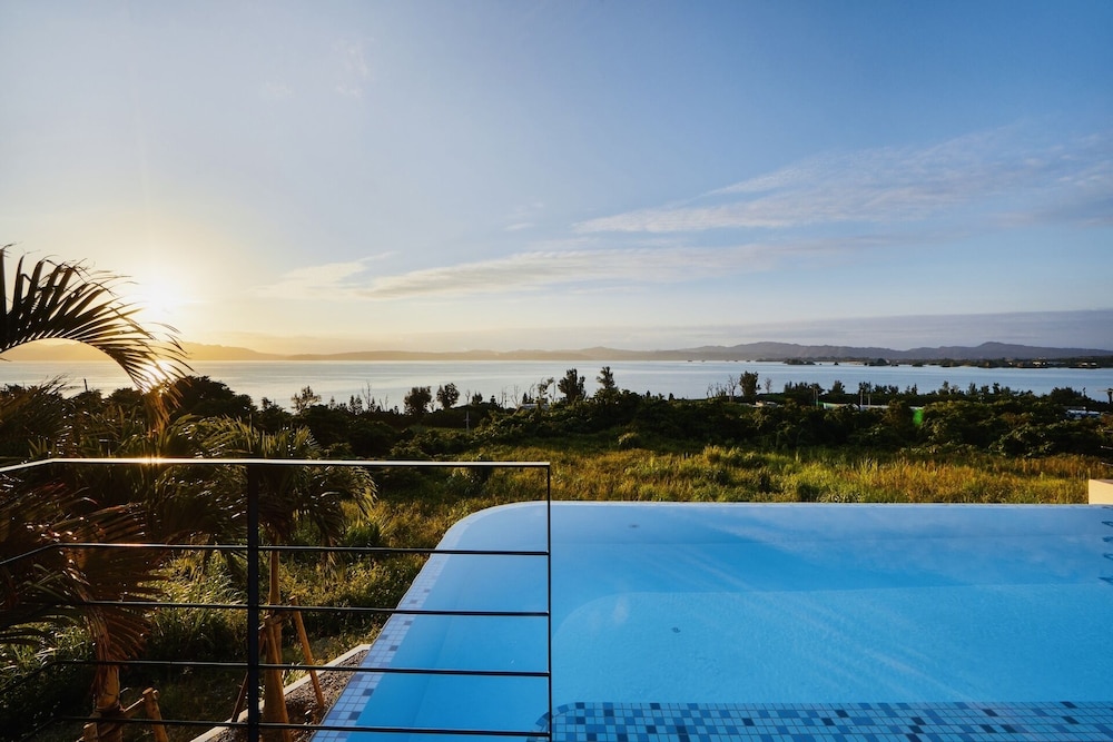 プール1 | relax kouri villa Rekrrr