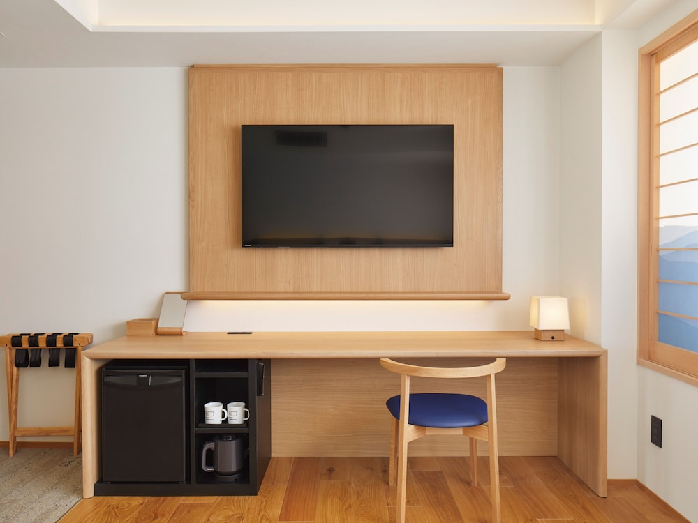 プレミアツイン【禁煙】 客室の設備とサービス1 | ホテル・アンドルームス京都七条