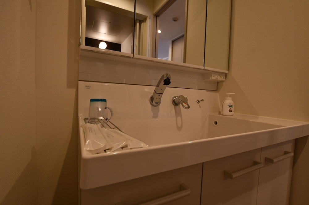 ベーシック アパートメント バスルームのシンク0 | Riverside Inn Hakata