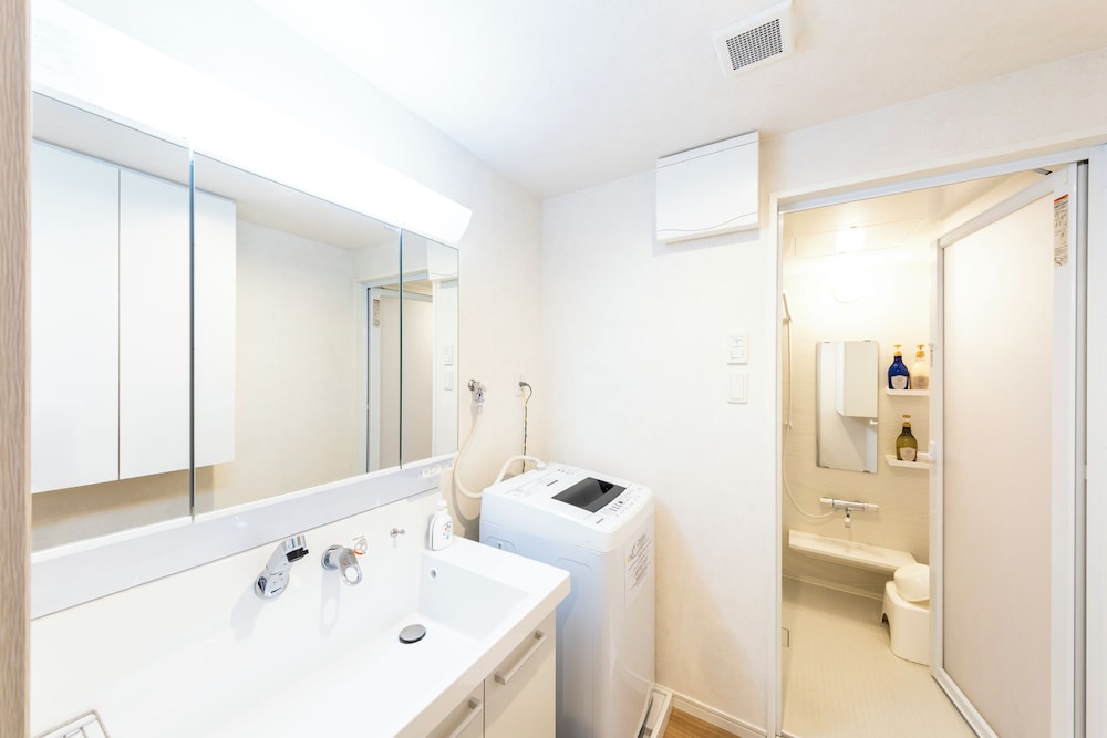 コンフォート アパートメント バスルーム0 | Riverside Inn Hakata