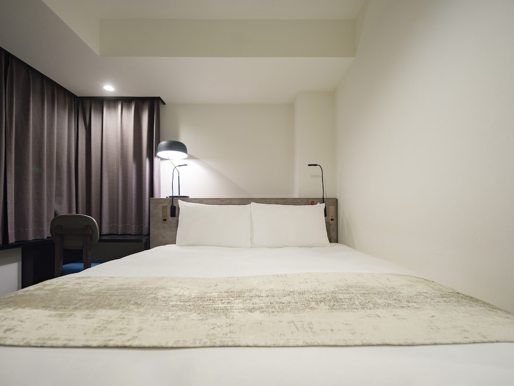 コーナーダブル 禁煙 客室5 | the b 銀座