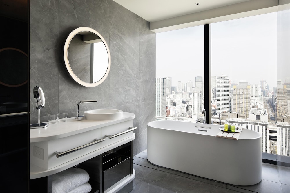 ルーム キングベッド 1 台 禁煙 シティビュー (Corner) バスルーム3 | W大阪