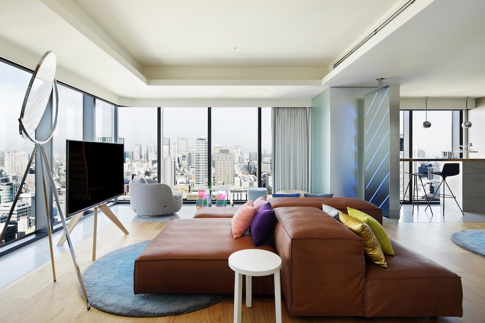 スイート キングベッド 1 台 リビング エリア0 | W大阪