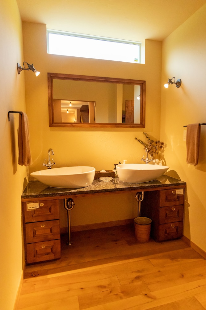 一棟貸しコテージ 禁煙 バスルーム3 | 島の休日 ヨイサーマー Sunset Beach House