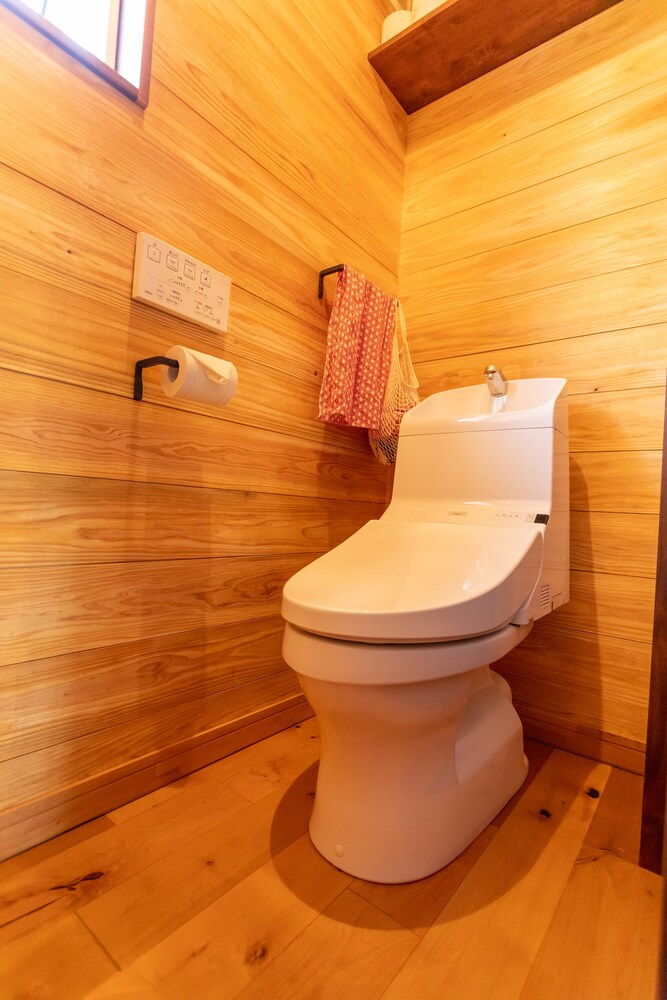 一棟貸しコテージ 禁煙 バスルーム1 | 島の休日 ヨイサーマー Sunset Beach House