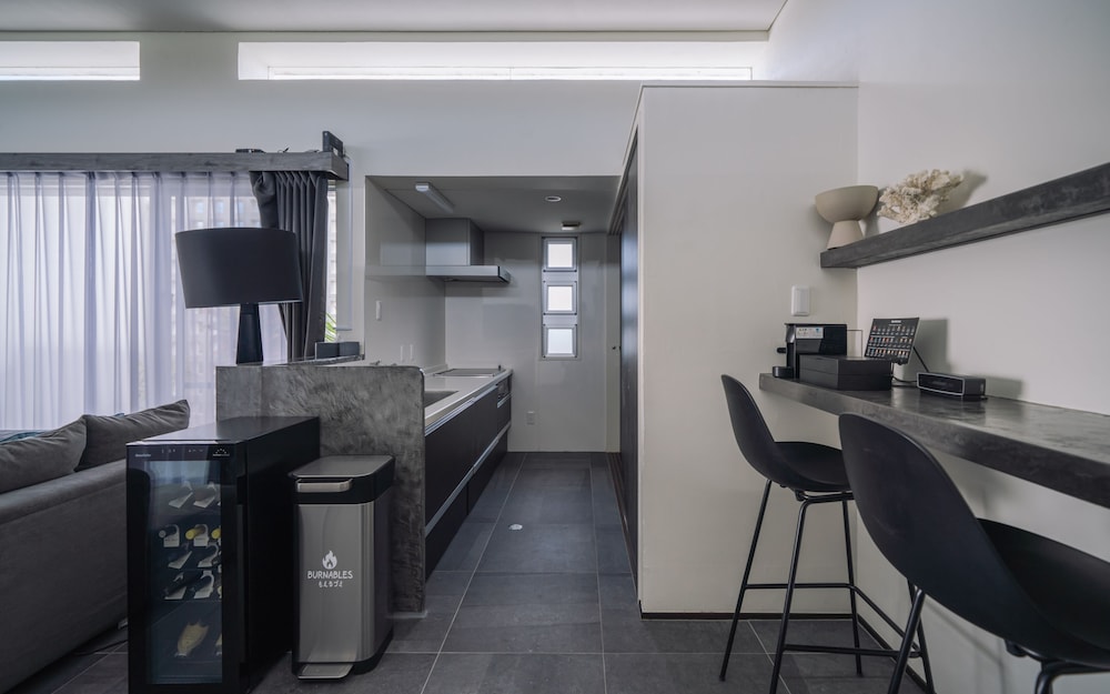 プレミアム プールヴィラ 4 ベッドルーム 禁煙 サウナ リビング エリア8 | ヴィラ コンテ