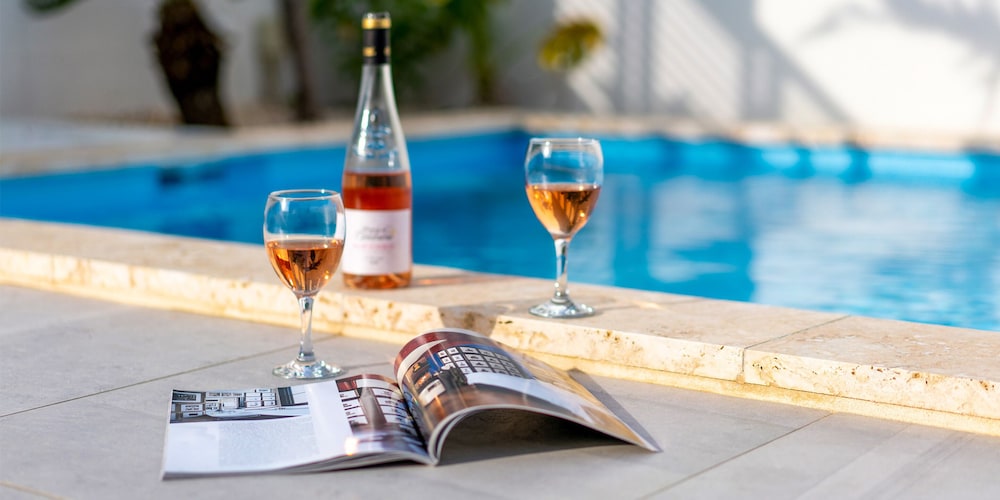 プレミアム プールヴィラ 4 ベッドルーム 禁煙 サウナ テラス / パティオ6 | ヴィラ コンテ