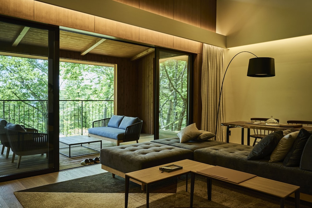 ヴィラスイート (温泉付) 禁煙 リビングルーム0 | THE HIRAMATSU 軽井沢 御代田