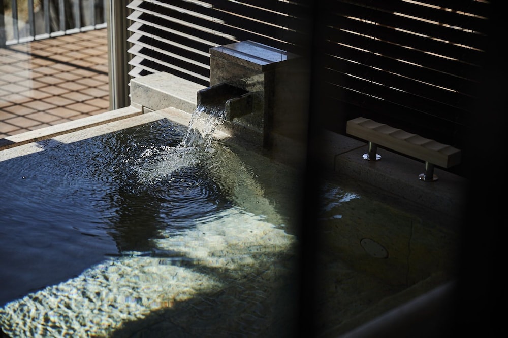 ヴィラスイート (温泉付) 禁煙 バスルーム1 | THE HIRAMATSU 軽井沢 御代田