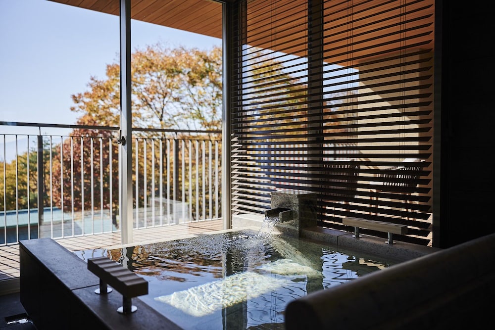 ヴィラスイート (温泉付) 禁煙 バスルーム0 | THE HIRAMATSU 軽井沢 御代田