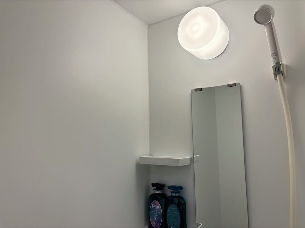 スタンダード ダブルルーム 禁煙 1 階 バスルームのシャワー0 | PLATINUM YASAKA