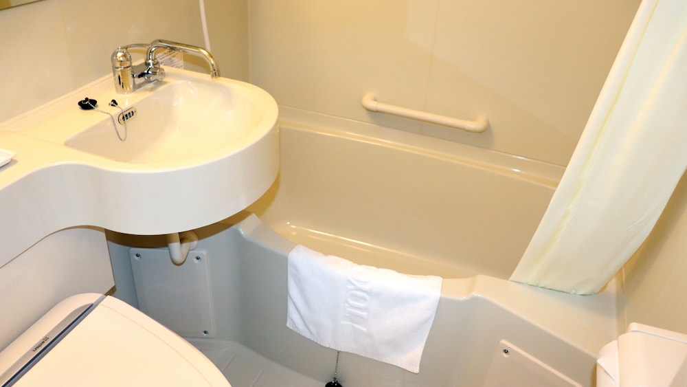 エコノミー ダブルルーム 喫煙可 バスルーム0 | 東横INN流山おおたかの森駅前