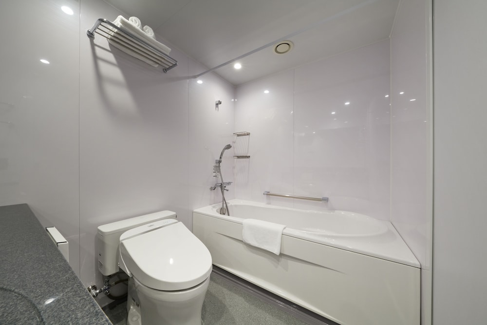 デラックス ハリウッドツイン 禁煙 バスルーム0 | MUSTARD HOTEL SHIMOKITAZAWA
