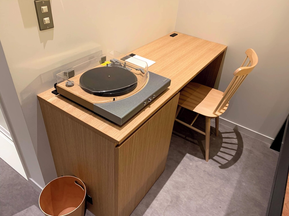 スーペリア ダブルB 2階 禁煙 客室1 | MUSTARD HOTEL SHIMOKITAZAWA