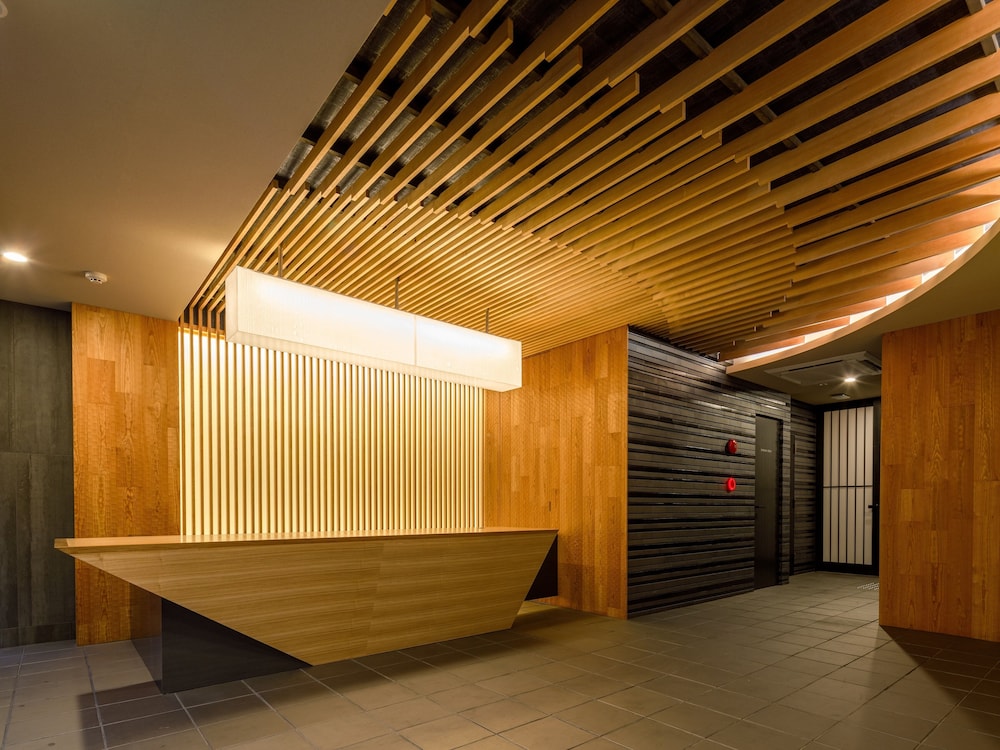フロント1 | Connect inn 七条河原町