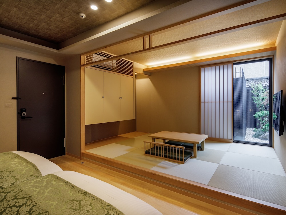 デラックス トリプルルーム 禁煙 客室2 | Connect inn 七条河原町