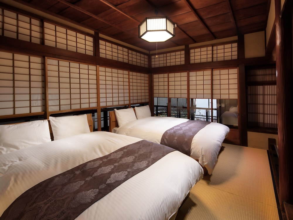 一棟貸し(定員8名様) 禁煙 客室1 | 奏 四条新町