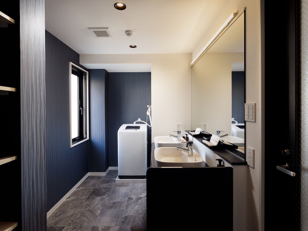 一棟貸し(定員8名様) 禁煙 バスルーム2 | Connect inn 京都駅南