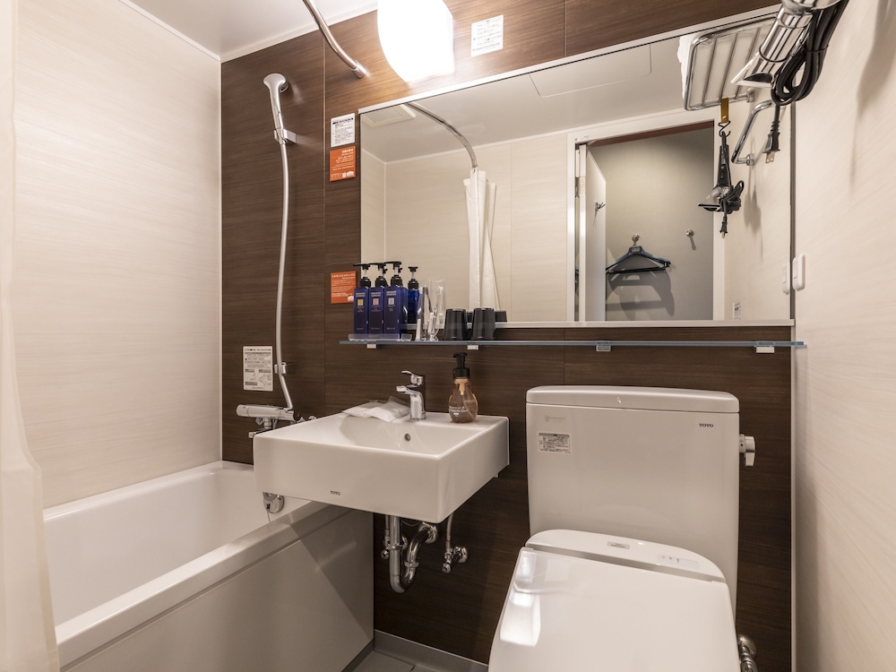 302HD デラックスダブルルーム 禁煙 バスルーム2 | HALE 京都東寺