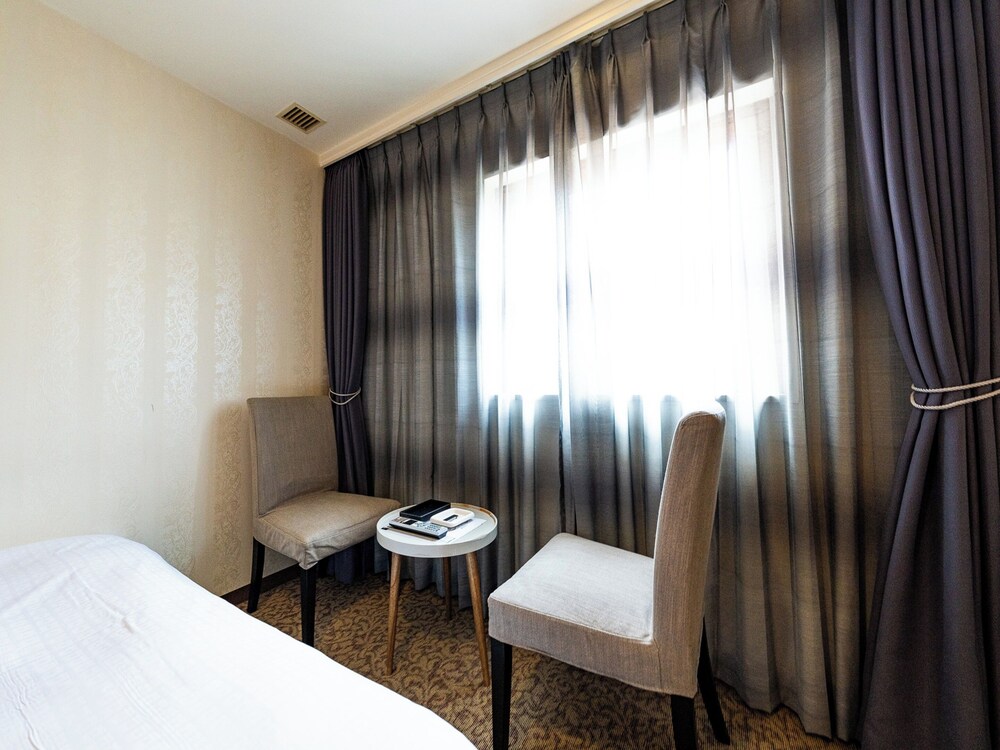 ベーシック ダブルルーム 喫煙可 客室5 | オルダホテル