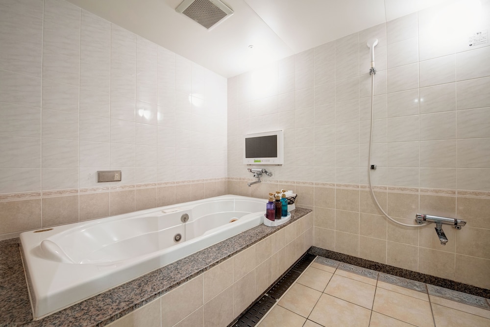 デラックス ツインルーム 喫煙可 バスルーム1 | オルダホテル