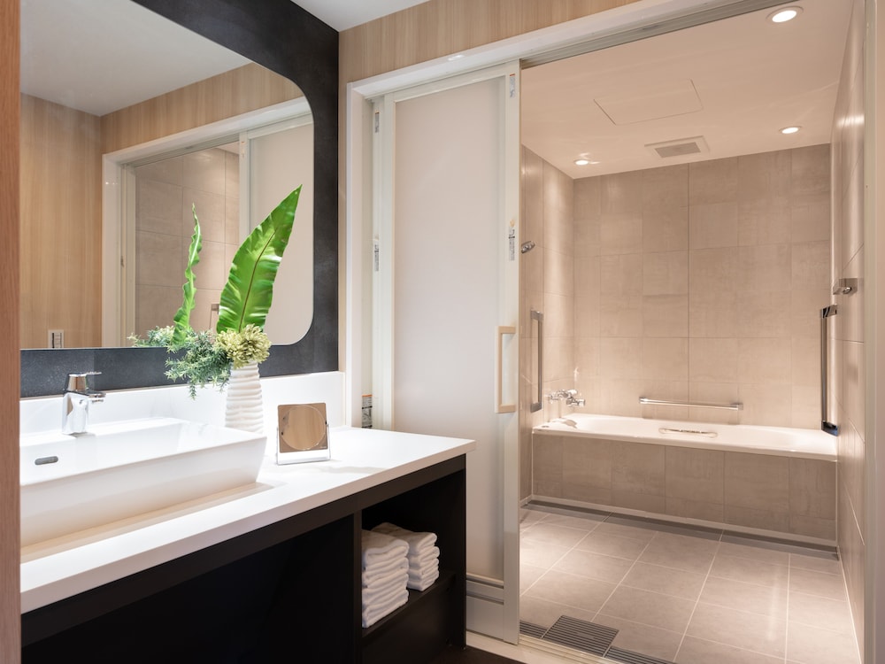 デラックス2ベッドルームスイート バスルーム0 | MIMARU東京 浅草STATION