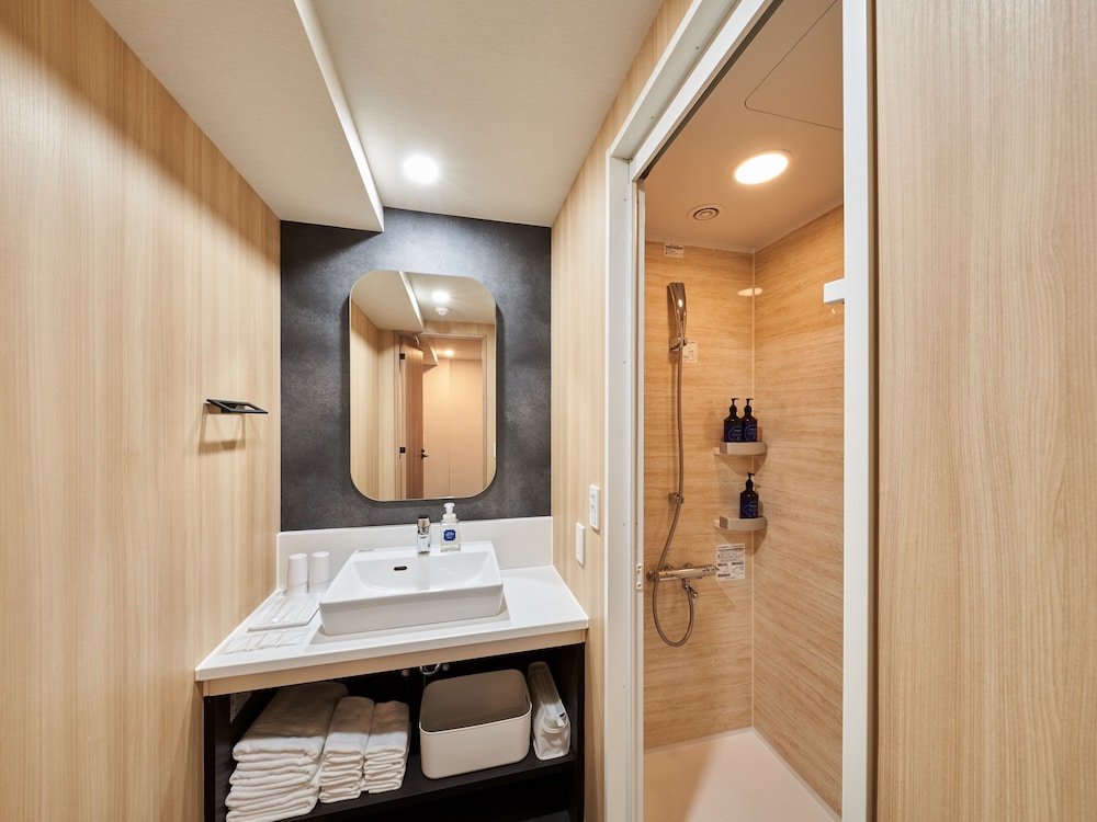 デラックス2ベッドルームスイート バスルーム1 | MIMARU東京 浅草STATION