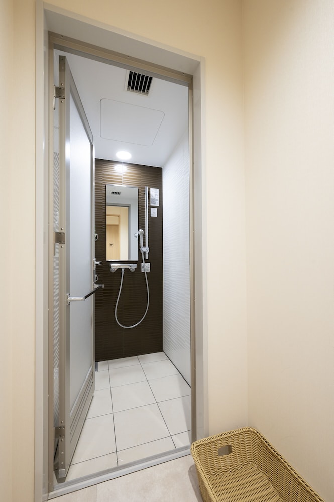 プレミアムルーム A (共用バスルーム) 禁煙 バスルーム0 | トリフィート ホテル & ポッド 金沢百万石通