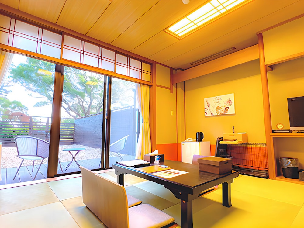 [和美麗Jrスイート]27平米＋専用ドッグラン15平米 禁煙 | リブマックスリゾート伊豆高原ANNEX