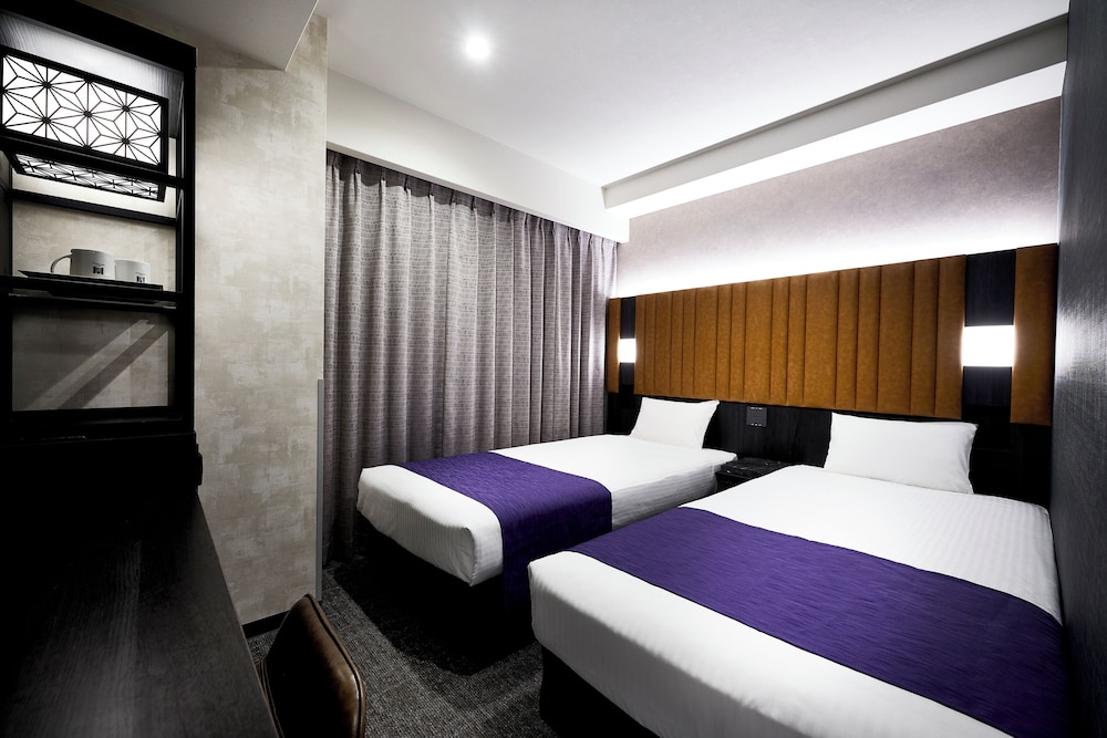 スタンダード ツインルーム 禁煙/ホテルから金閣寺・嵐山など京都の観光スポットへシャトルバス毎日運行中！（事前予約制） 客室4 | hotel MONday 京都丸太町