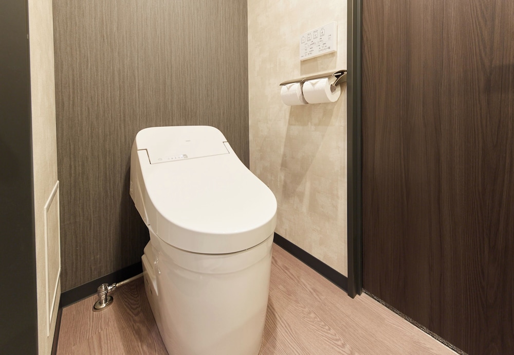 スタンダード ツインルーム ソファベッド付 禁煙/ホテルから金閣寺・嵐山など京都の観光スポットへシャトルバス毎日運行中！（事前予約制） 客室3 | hotel MONday 京都丸太町