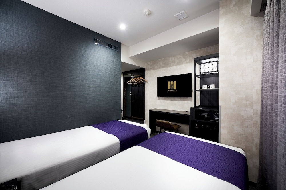 スタンダード ツインルーム 禁煙/ホテルから金閣寺・嵐山など京都の観光スポットへシャトルバス毎日運行中！（事前予約制） 客室5 | hotel MONday 京都丸太町