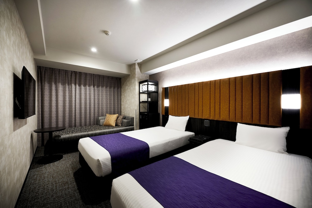 スタンダード ツインルーム ソファベッド付 禁煙/ホテルから金閣寺・嵐山など京都の観光スポットへシャトルバス毎日運行中！（事前予約制） 客室4 | hotel MONday 京都丸太町