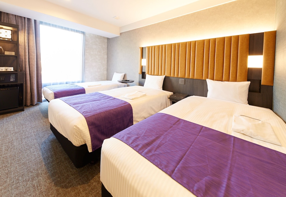 スタンダード ツインルーム ソファベッド付 禁煙/ホテルから金閣寺・嵐山など京都の観光スポットへシャトルバス毎日運行中！（事前予約制） 客室1 | hotel MONday 京都丸太町