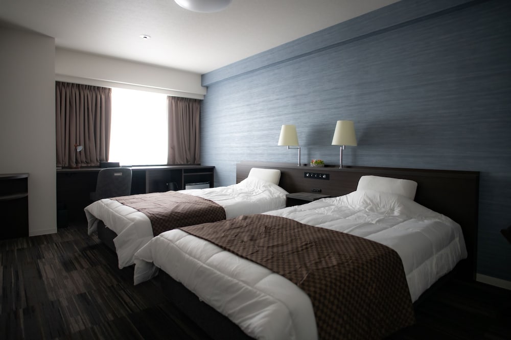 ツインルーム 2 ベッドルーム 禁煙 シービュー 客室1 | さくらしまなみホテル尾道駅前