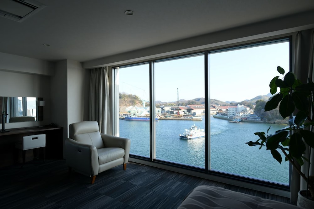 エグゼクティブ ルーム ダブルベッド 2 台 禁煙 客室1 | さくらしまなみホテル尾道駅前