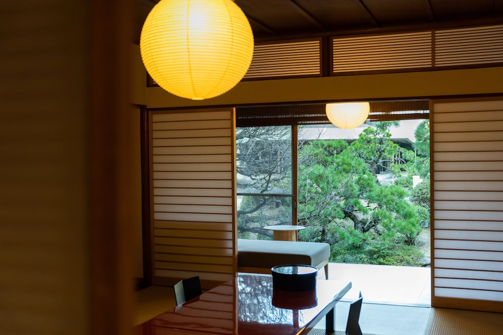 和室 玄海 禁煙 ｢紫陽花｣会席コース付き 客室2 | 百年庭園の宿 翠水 - 登録有形文化財