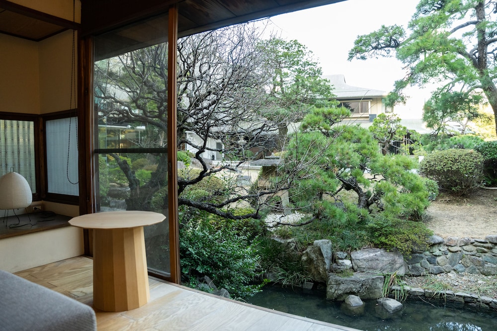 和室 玄海 禁煙 ｢紫陽花｣会席コース付き 客室1 | 百年庭園の宿 翠水 - 登録有形文化財
