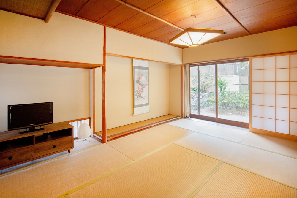 和室 菅生 禁煙 ｢紫陽花｣会席コース付き 客室1 | 百年庭園の宿 翠水 - 登録有形文化財