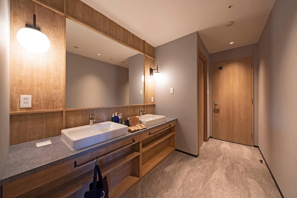 ジ・アラウンドジュニアスイート 禁煙 客室2 | hotel around TAKAYAMA, an Ascend Collection Hotel