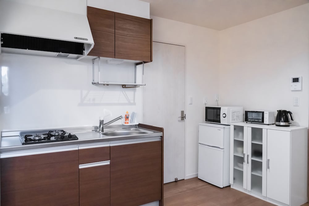 スタンダード トリプルルーム 禁煙 専用簡易キッチン2 | ecot 砂山ビーチ