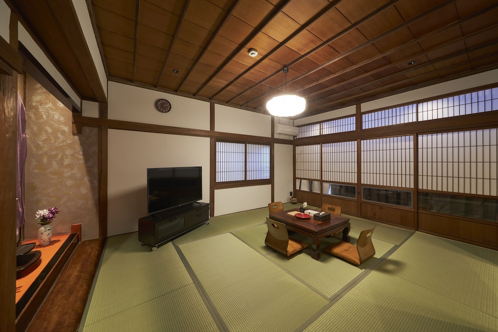客室1 | おやど紀伊国屋磨屋町はりまや・角・蔵 客室1 | おやど紀伊国屋磨屋町はりまや・角・蔵