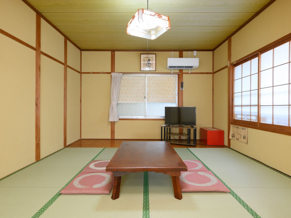 和室 共用バストイレ 8名用 禁煙 客室2 | Tabist 崎っぽ 南知多