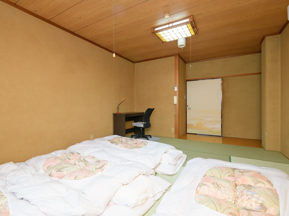 和室 共用バストイレ 5名用 禁煙 客室6 | Tabist 崎っぽ 南知多