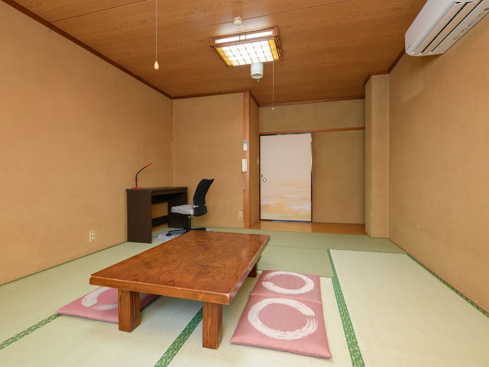 和室 共用バストイレ 5名用 禁煙 客室5 | Tabist 崎っぽ 南知多