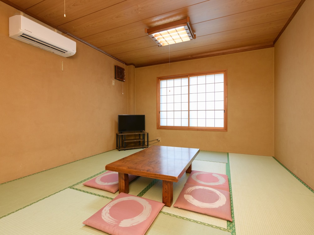 和室 共用バストイレ 5名用 禁煙 客室3 | Tabist 崎っぽ 南知多